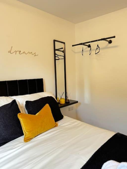 נוטינגהאם Luxury Cozy 3 Bed Apartment 5Mins From City - Free Parking! מראה חיצוני תמונה